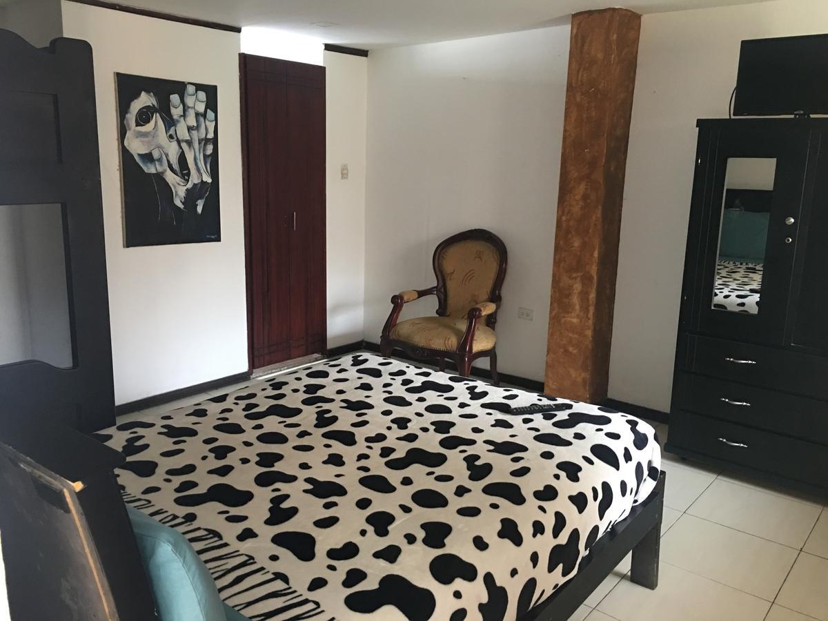 The Backpacker Hostal Ibarra Dış mekan fotoğraf
